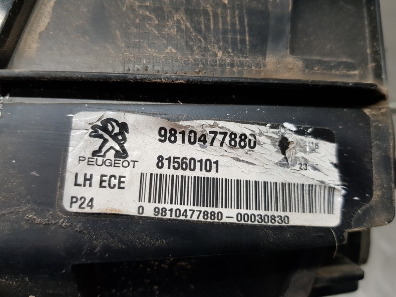 Recambio de piloto trasero izquierdo interior para peugeot 3008 allure referencia OEM IAM 9810477880  