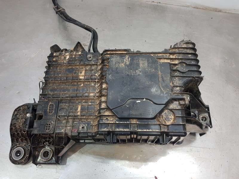 Recambio de deposito aditivo adblue fap ( deposito grande ) para peugeot 3008 allure referencia OEM IAM 9810666280 1682620780 