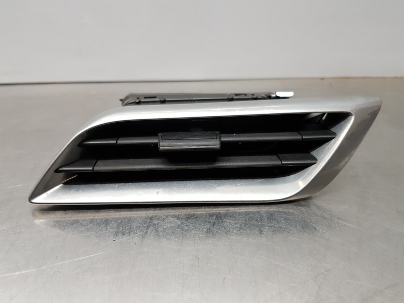 Recambio de rejilla aireadora para peugeot 3008 allure referencia OEM IAM 9810143180  