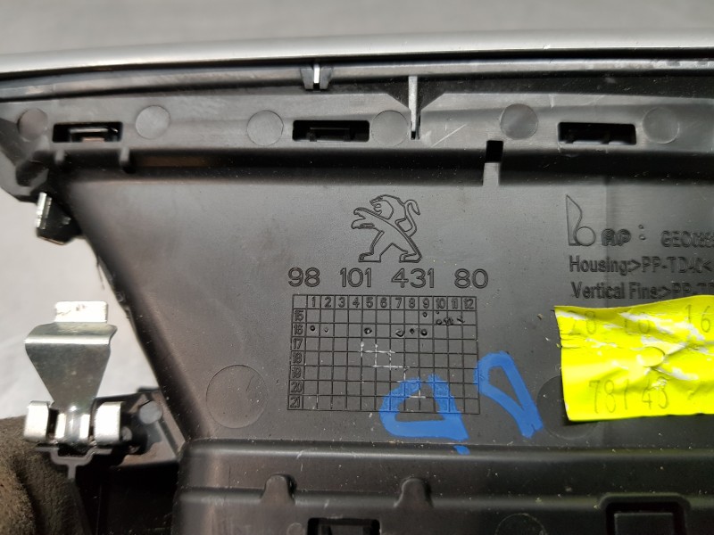 Recambio de rejilla aireadora para peugeot 3008 allure referencia OEM IAM 9810143180  