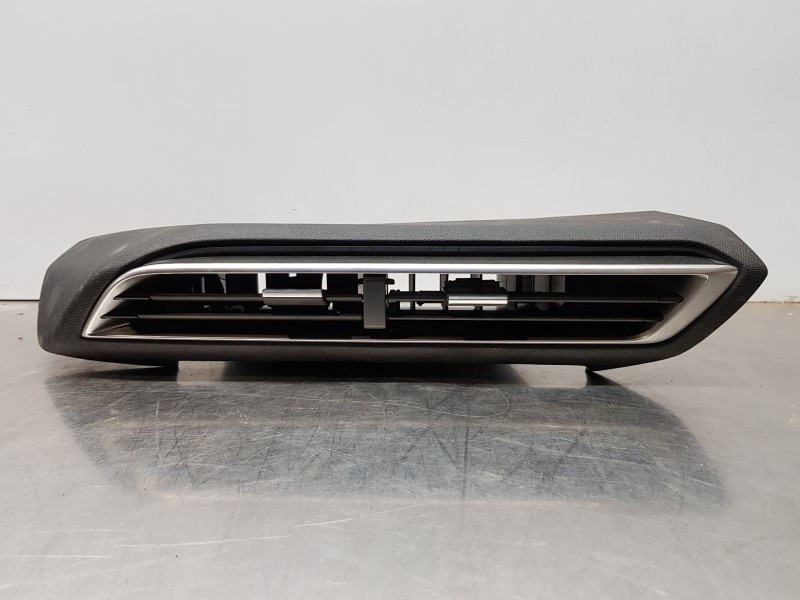 Recambio de rejilla aireadora para peugeot 3008 allure referencia OEM IAM 9814075577  