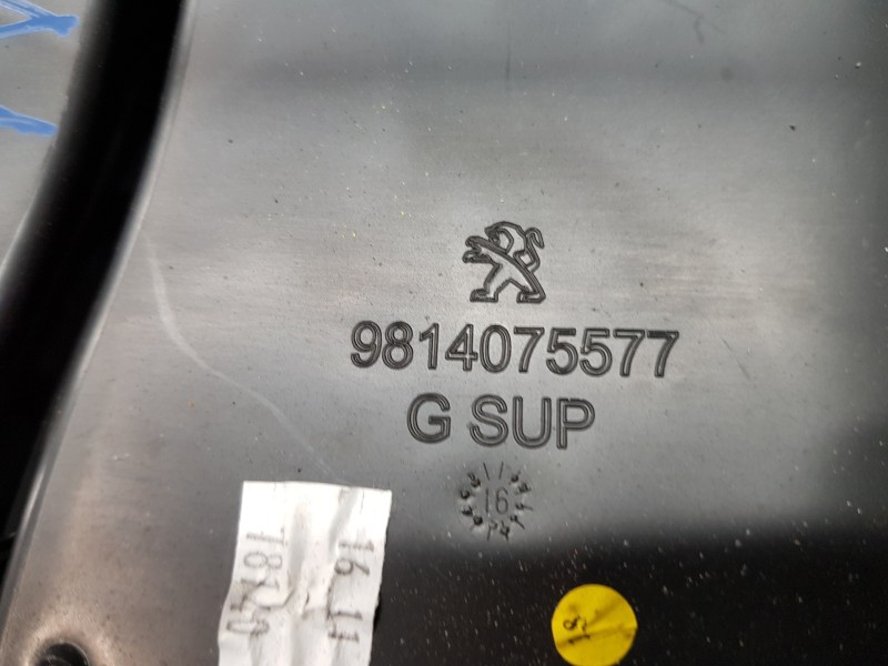 Recambio de rejilla aireadora para peugeot 3008 allure referencia OEM IAM 9814075577  