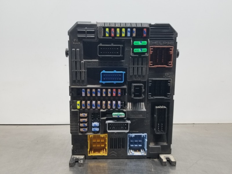 Recambio de caja reles / fusibles para citroen spacetourer autobus referencia OEM IAM 9822746280 1617016280 9822746280