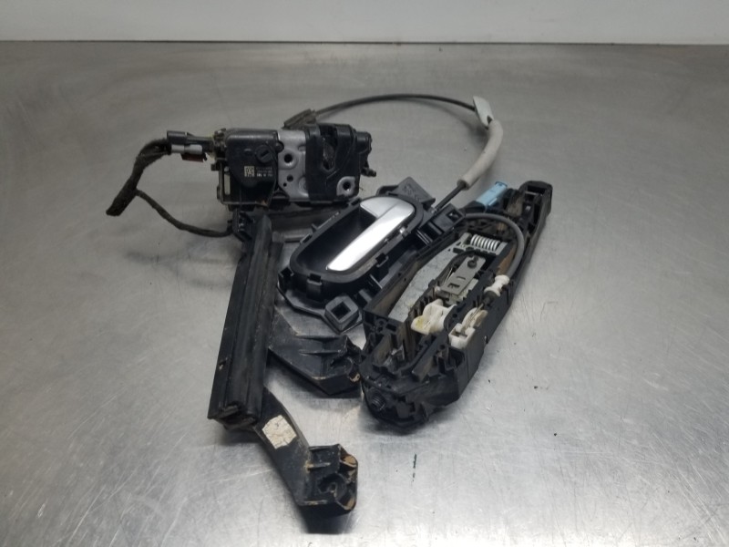 Recambio de cerradura puerta delantera derecha para citroen spacetourer autobus referencia OEM IAM 9808414080  