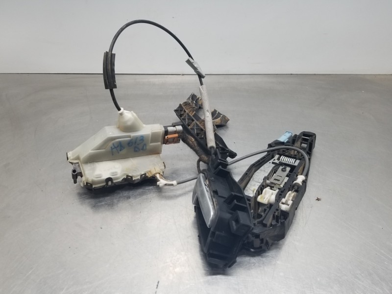 Recambio de cerradura puerta delantera derecha para citroen spacetourer autobus referencia OEM IAM 9808414080  