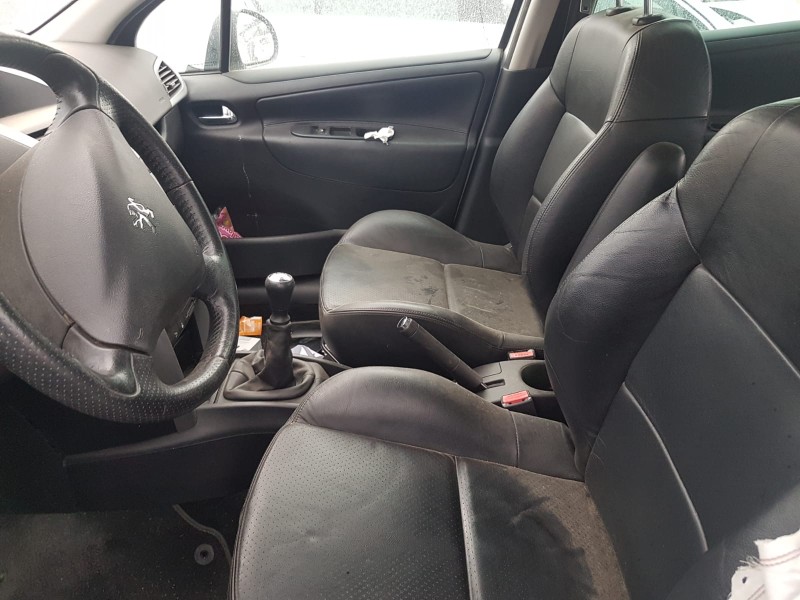 peugeot 207 sw del año 2008