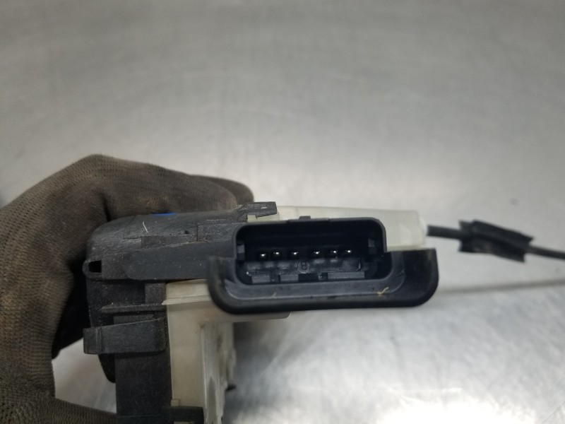 Recambio de cerradura puerta delantera derecha para citroen spacetourer autobus referencia OEM IAM 9808414080  