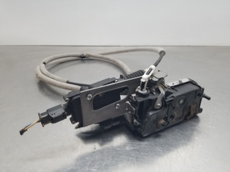 Recambio de cerradura puerta lateral izquierda para citroen spacetourer autobus referencia OEM IAM 9808417680  