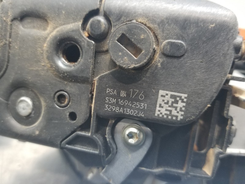 Recambio de cerradura puerta lateral izquierda para citroen spacetourer autobus referencia OEM IAM 9808417680  