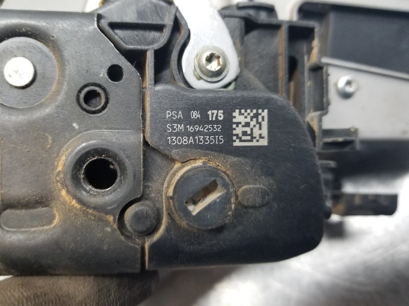 Recambio de cerradura puerta lateral derecha para citroen spacetourer autobus referencia OEM IAM 9808417580  