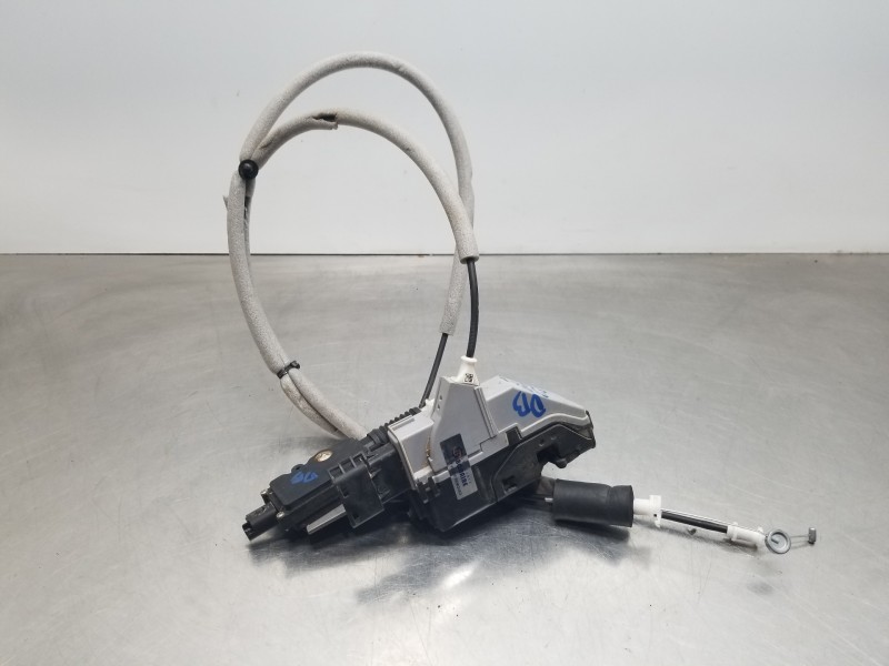 Recambio de cerradura puerta lateral derecha para citroen spacetourer autobus referencia OEM IAM 9808417580  