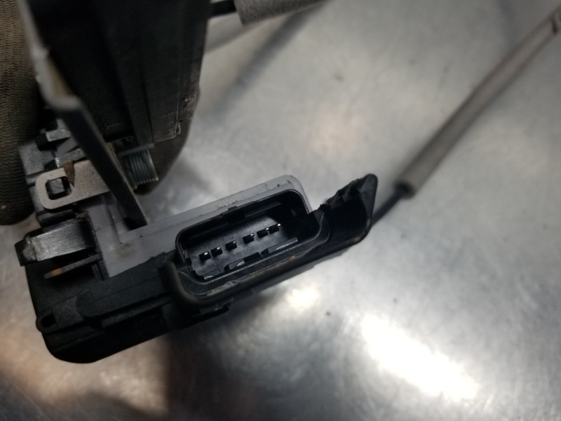 Recambio de cerradura puerta lateral derecha para citroen spacetourer autobus referencia OEM IAM 9808417580  