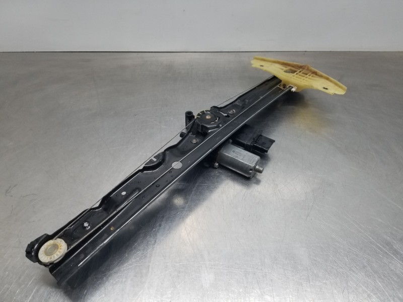 Recambio de elevalunas delantero derecho para citroen spacetourer autobus referencia OEM IAM 9809327780  