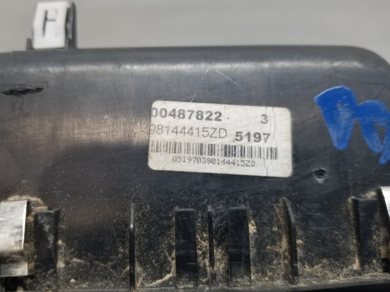Recambio de mando elevalunas delantero izquierdo para citroen spacetourer autobus referencia OEM IAM 98144415ZD  