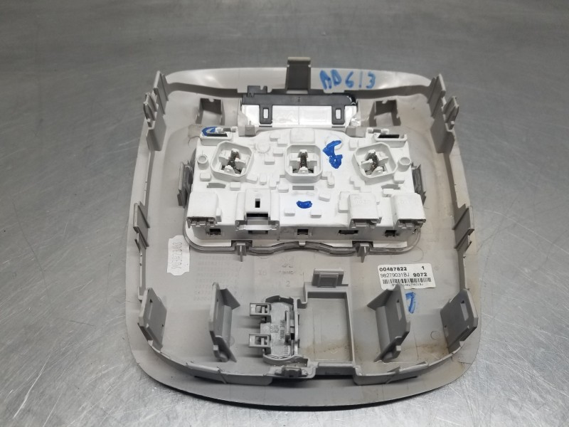 Recambio de luz interior para citroen spacetourer autobus referencia OEM IAM 6362AY  