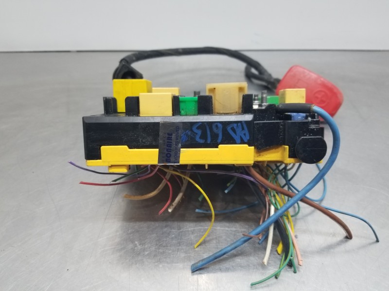 Recambio de caja reles / fusibles para citroen spacetourer autobus referencia OEM IAM 9804848180  