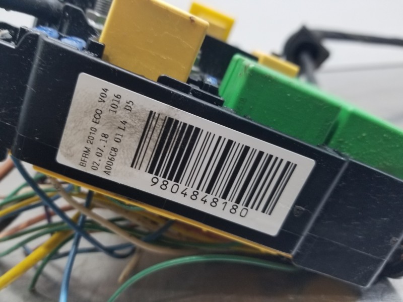 Recambio de caja reles / fusibles para citroen spacetourer autobus referencia OEM IAM 9804848180  