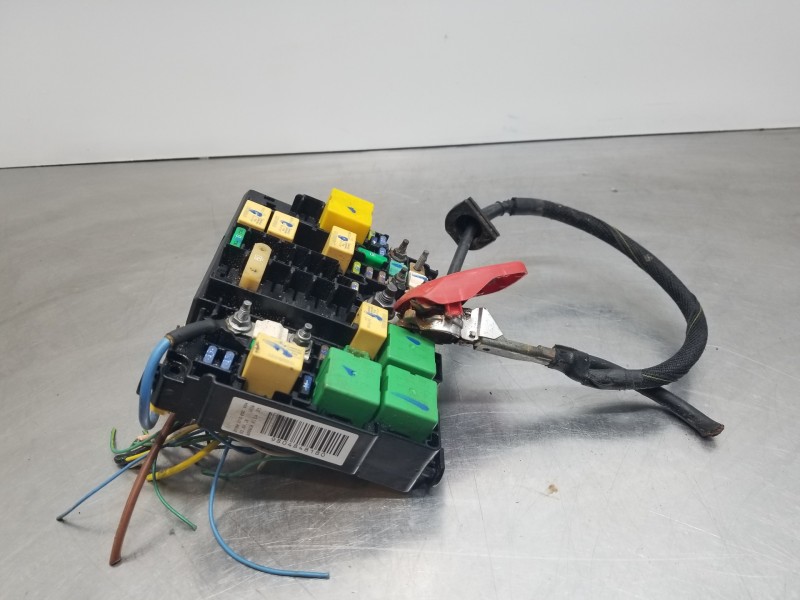Recambio de caja reles / fusibles para citroen spacetourer autobus referencia OEM IAM 9804848180  
