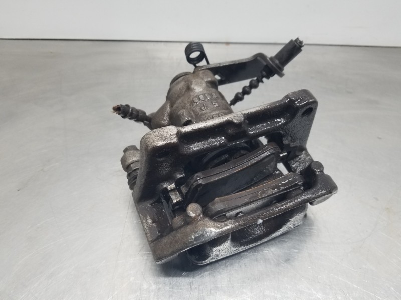 Recambio de pinza freno trasera derecha para citroen spacetourer autobus referencia OEM IAM 9806477980  