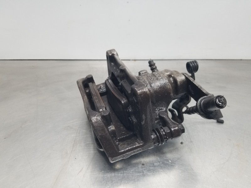 Recambio de pinza freno trasera derecha para citroen spacetourer autobus referencia OEM IAM 9806477980  