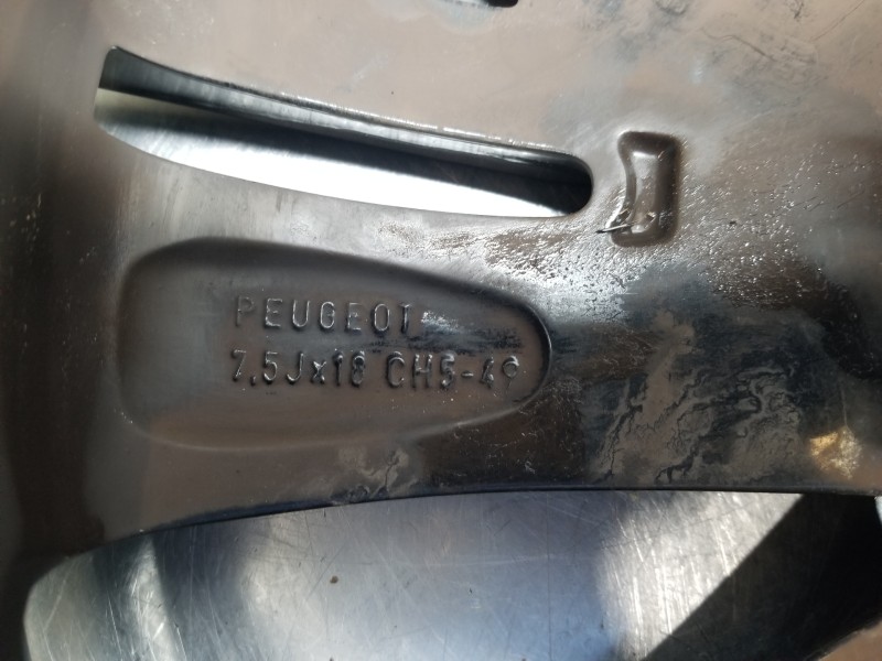 Recambio de llanta para peugeot 3008 allure referencia OEM IAM 9809687377  