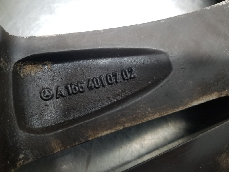 Recambio de llanta para mercedes clase m (w166) bluetec referencia OEM IAM A1664010702  