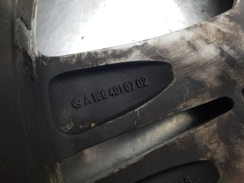 Recambio de llanta para mercedes clase m (w166) bluetec referencia OEM IAM A1664010702  