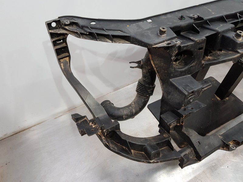 Recambio de panel frontal para renault master iii furgón referencia OEM IAM 625000232R  