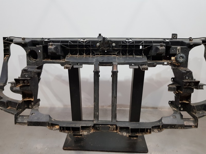 Recambio de panel frontal para renault master iii furgón referencia OEM IAM 625000232R  