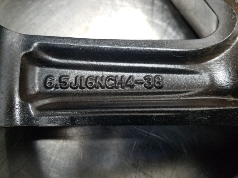 Recambio de llanta para peugeot 208 (p2) puretech referencia OEM IAM 9829566277  