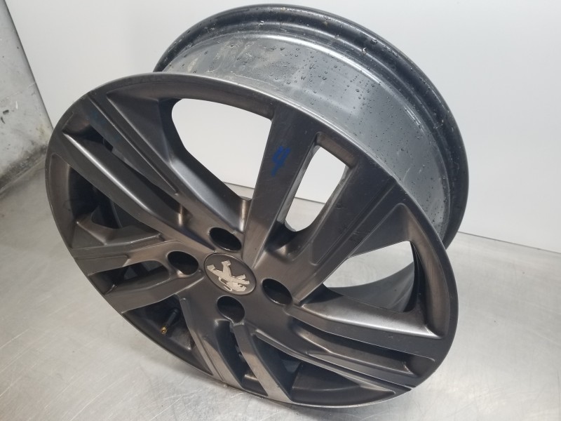 Recambio de llanta para peugeot 208 (p2) puretech referencia OEM IAM 9829566277  