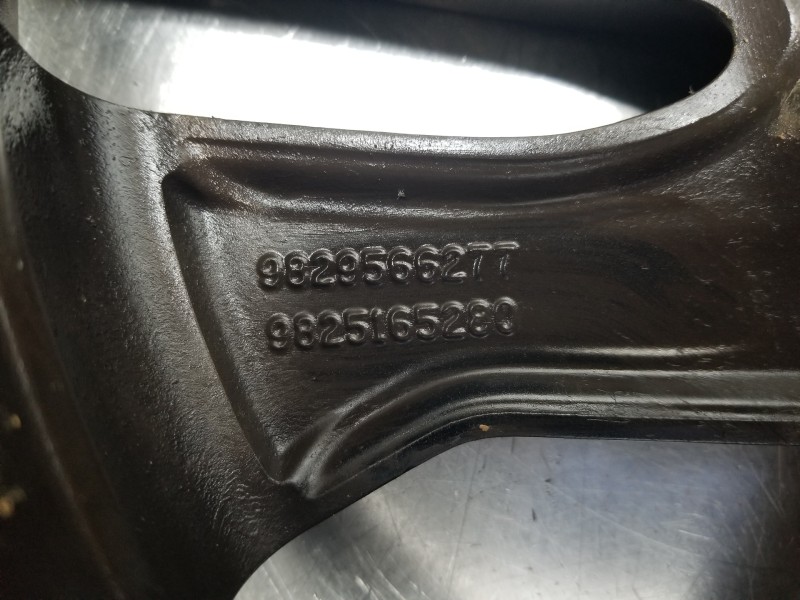 Recambio de llanta para peugeot 208 (p2) puretech referencia OEM IAM 9829566277  