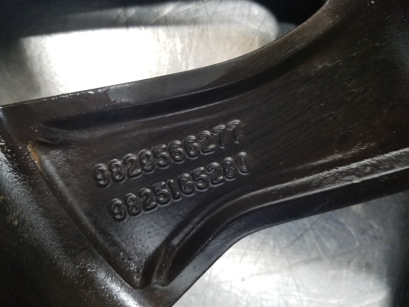 Recambio de llanta para peugeot 208 (p2) puretech referencia OEM IAM 9829566277  