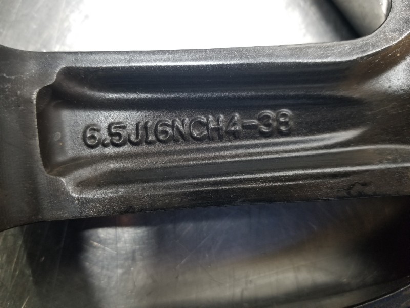 Recambio de llanta para peugeot 208 (p2) puretech referencia OEM IAM 9829566277  