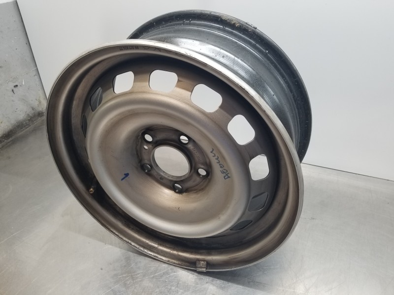 Recambio de llanta para peugeot partner standard 600kg referencia OEM IAM 9832762477  