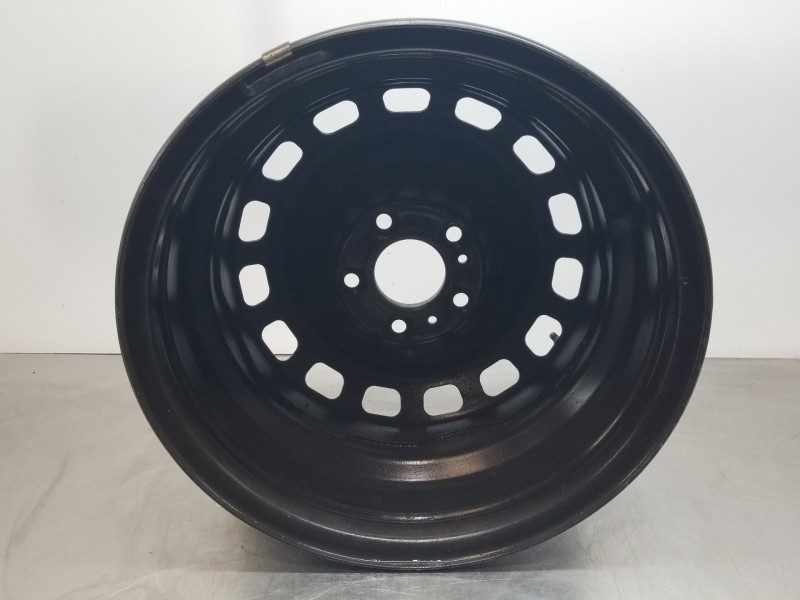 Recambio de llanta para peugeot partner standard 600kg referencia OEM IAM 9832762477  