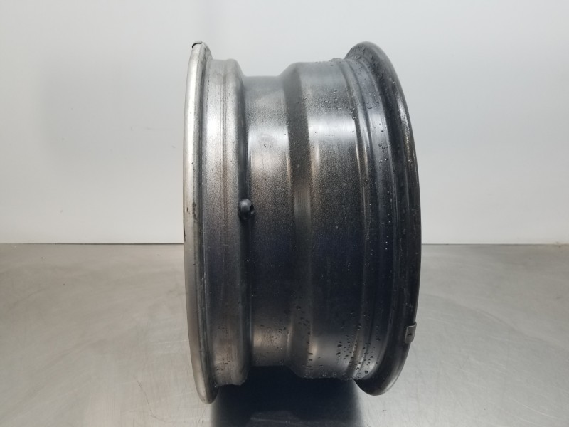 Recambio de llanta para peugeot partner standard 600kg referencia OEM IAM 9832762477  