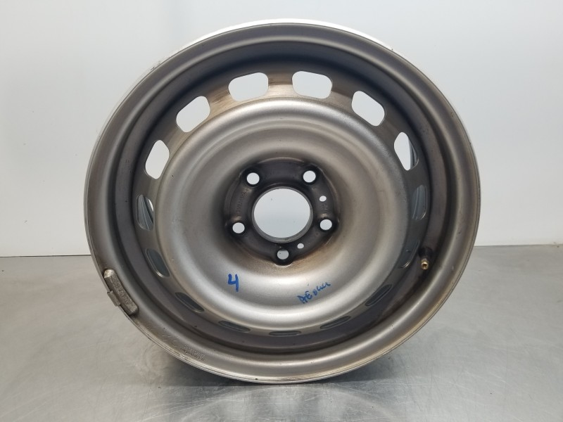 Recambio de llanta para peugeot partner standard 600kg referencia OEM IAM 9832762477  