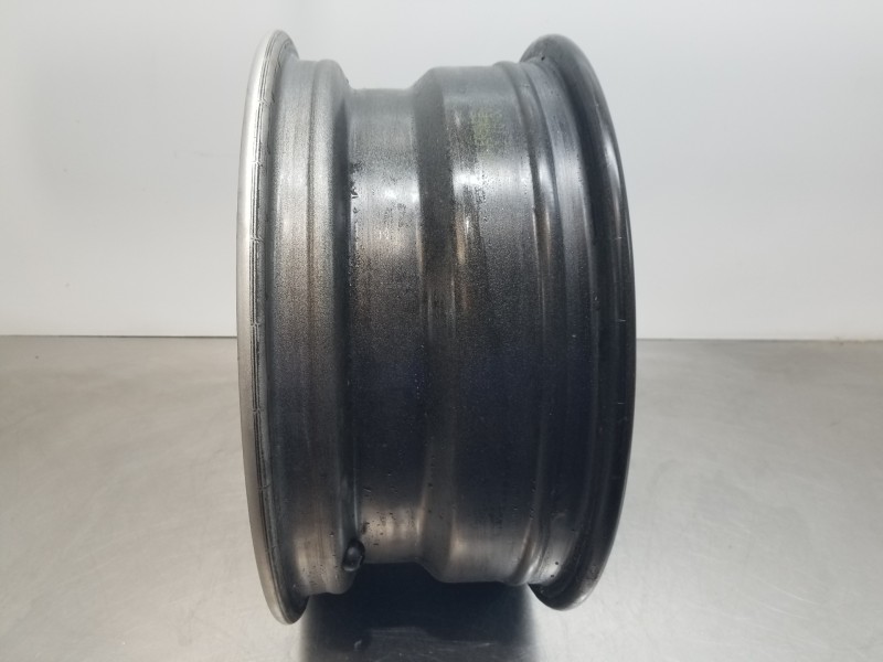 Recambio de llanta para peugeot partner standard 600kg referencia OEM IAM 9832762477  