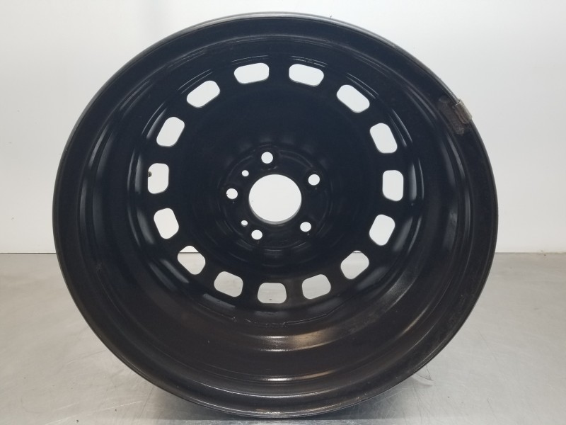 Recambio de llanta para peugeot partner standard 600kg referencia OEM IAM 9832762477  