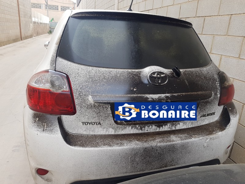 toyota auris del año 2011