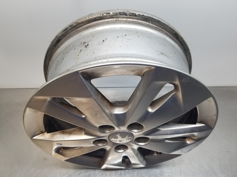 Recambio de llanta para peugeot rifter acces referencia OEM IAM 9816963177  