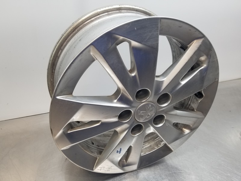 Recambio de llanta para peugeot rifter acces referencia OEM IAM 9816963177  