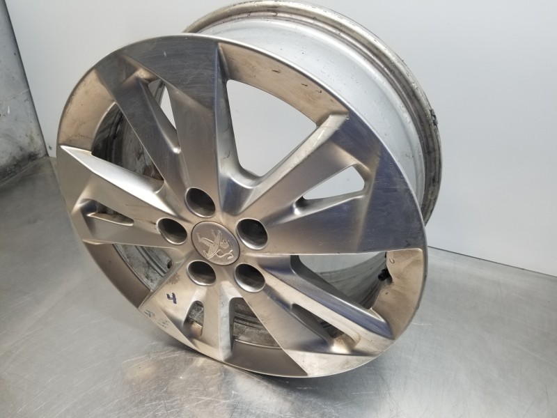 Recambio de llanta para peugeot rifter acces referencia OEM IAM 9816963177  