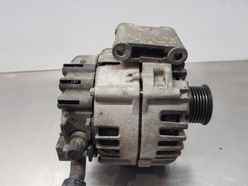 Recambio de alternador para mercedes clase c (w205) lim. bluetec referencia OEM IAM A0009067802  