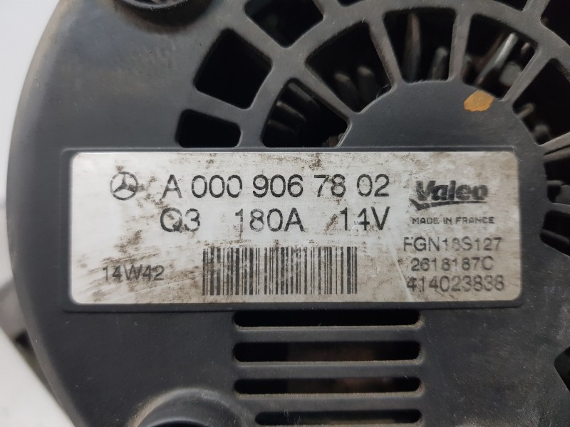 Recambio de alternador para mercedes clase c (w205) lim. bluetec referencia OEM IAM A0009067802  