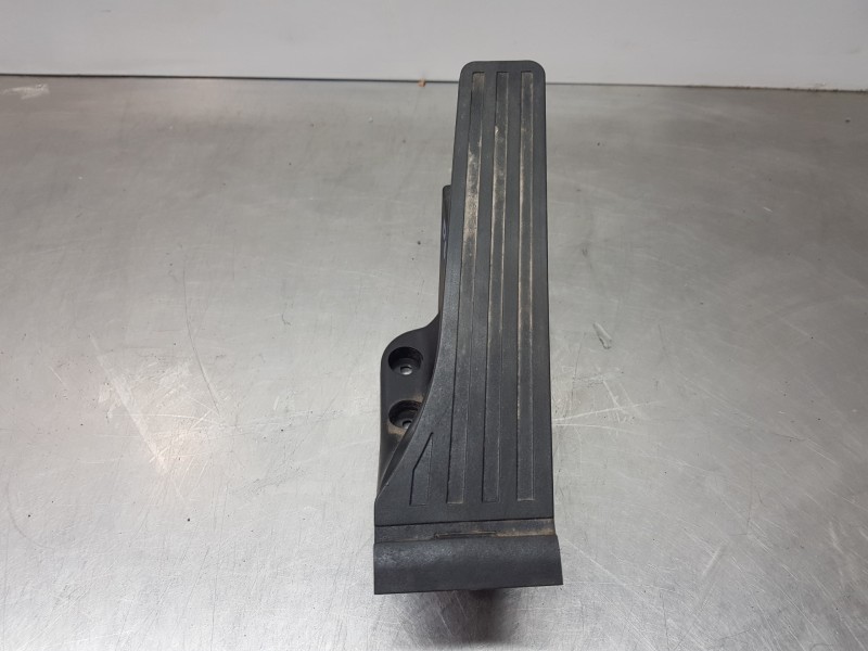 Recambio de pedal acelerador para mercedes clase c (w205) lim. bluetec referencia OEM IAM A2053000004  