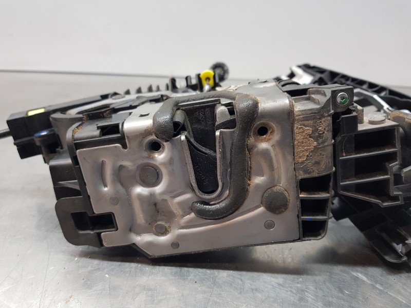 Recambio de cerradura puerta delantera derecha para mercedes clase c (w205) lim. bluetec referencia OEM IAM A0997201800  