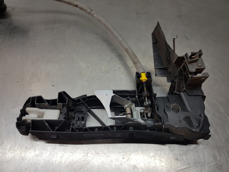 Recambio de cerradura puerta delantera izquierda para mercedes clase c (w205) lim. bluetec referencia OEM IAM A0997202300  