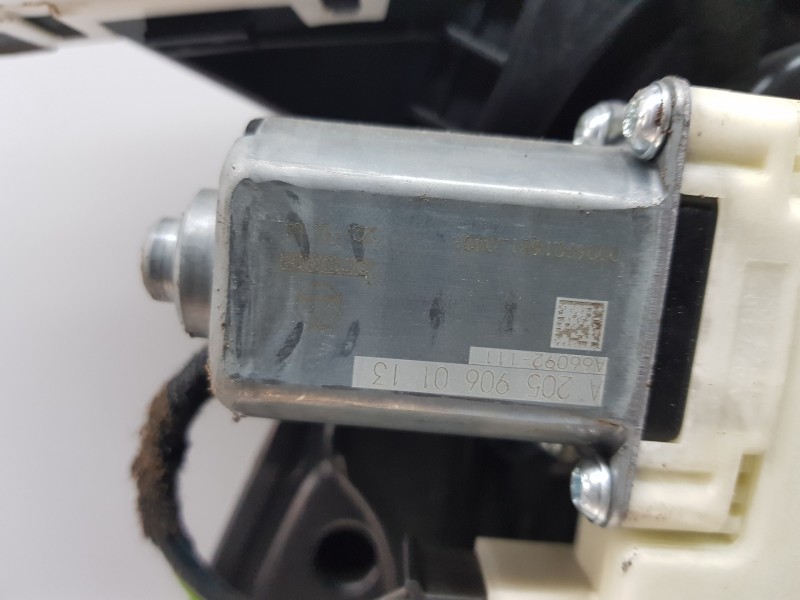 Recambio de elevalunas delantero derecho para mercedes clase c (w205) lim. bluetec referencia OEM IAM A2057307901 A2059060301 